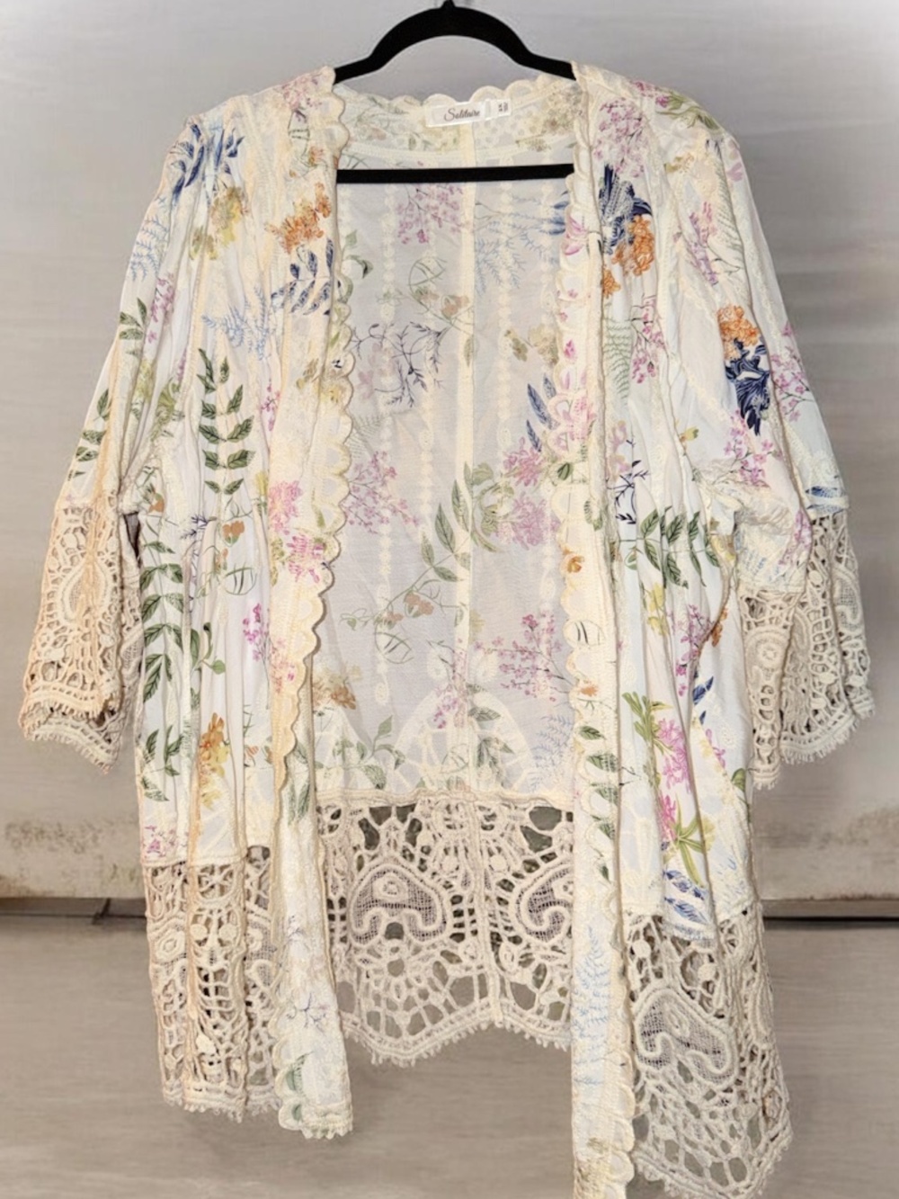 Women's Solitaire Floral Lace Kimono